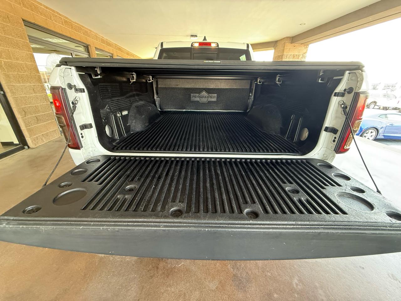 RAM 1500 Big Horn 4x4 Crew Cab 5'7" Box 2020