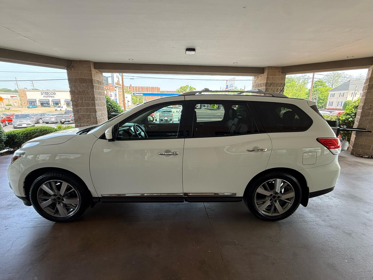 Nissan Pathfinder 4WD 4dr Platinum 2014