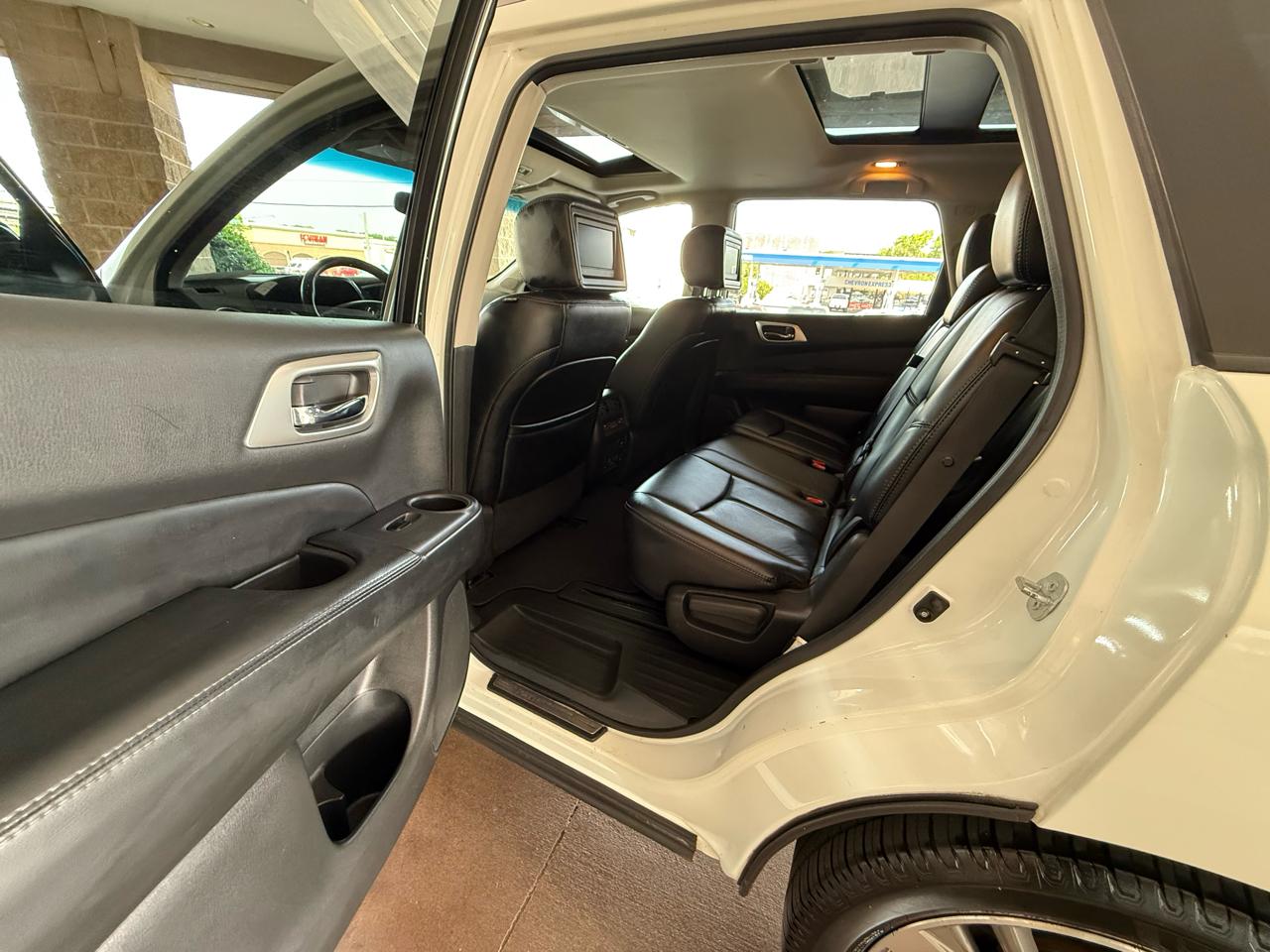 Nissan Pathfinder 4WD 4dr Platinum 2014