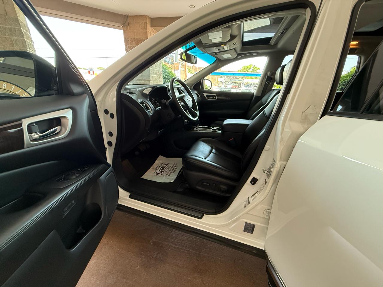 Nissan Pathfinder 4WD 4dr Platinum 2014