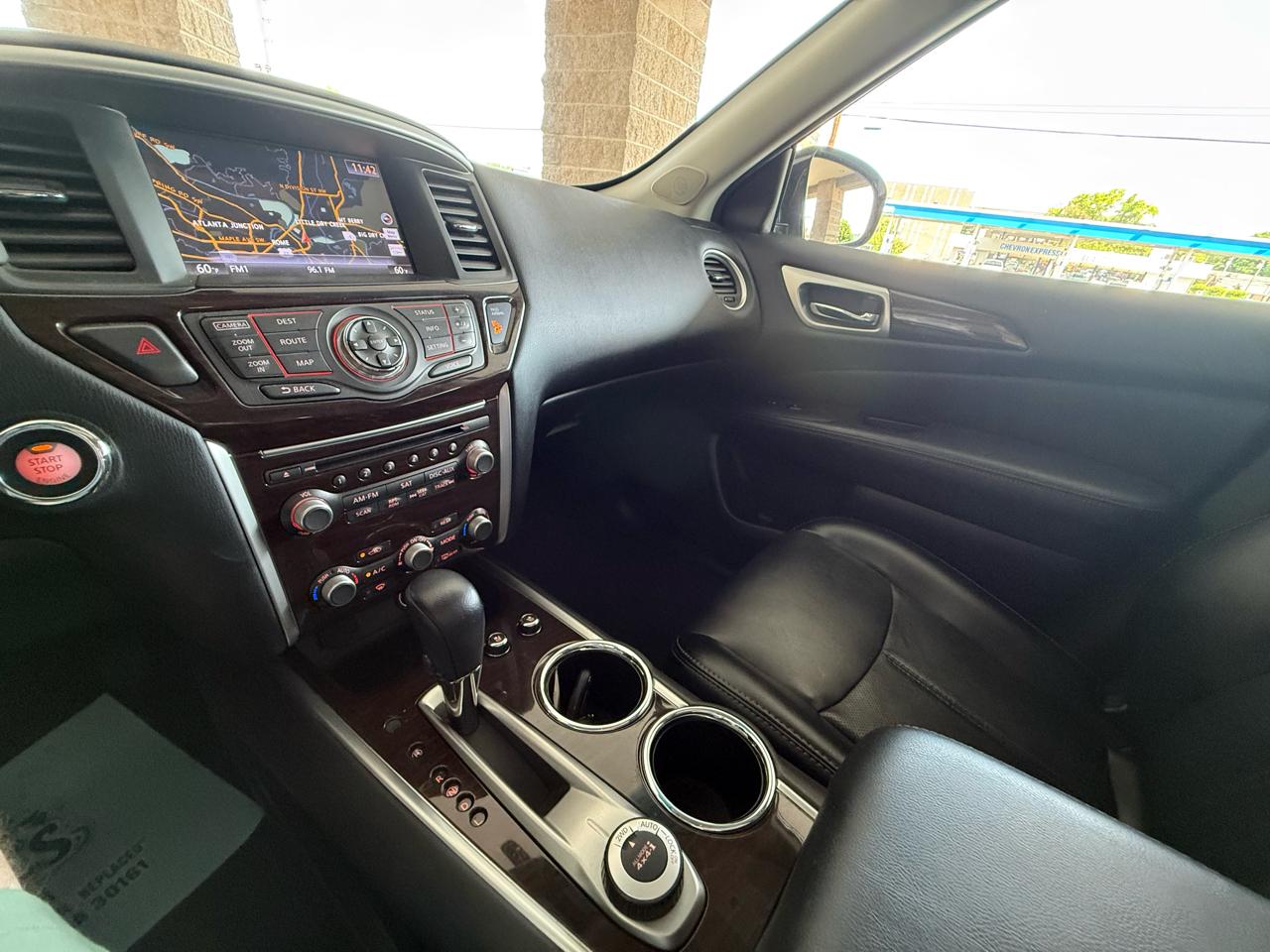 Nissan Pathfinder 4WD 4dr Platinum 2014