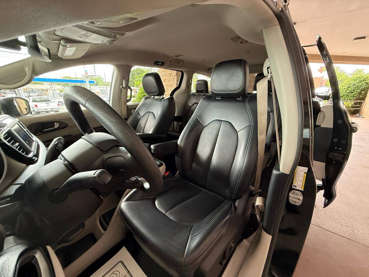 Chrysler Voyager LXI FWD 2021