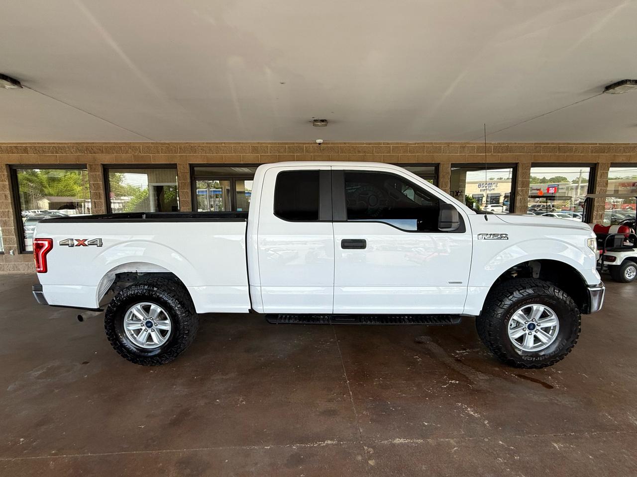 Ford F-150 4WD SuperCab 145" XL 2016