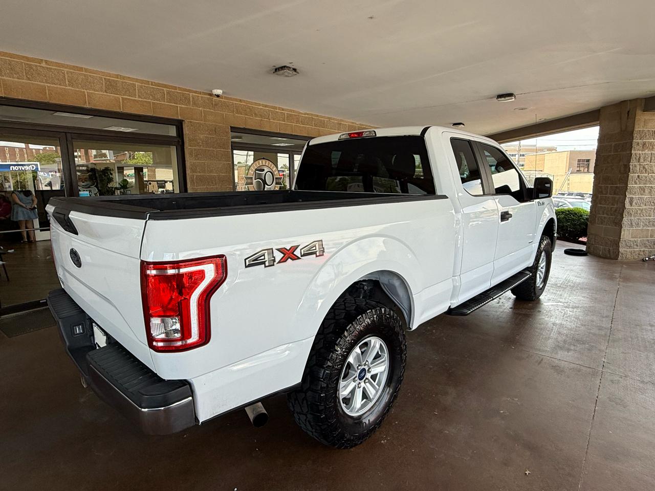Ford F-150 4WD SuperCab 145" XL 2016