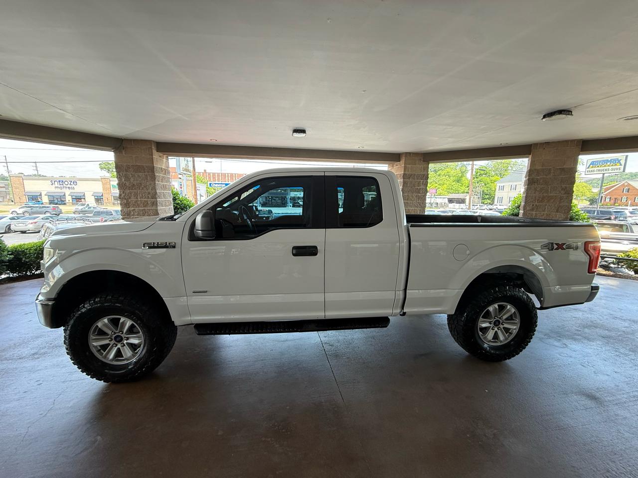 Ford F-150 4WD SuperCab 145" XL 2016