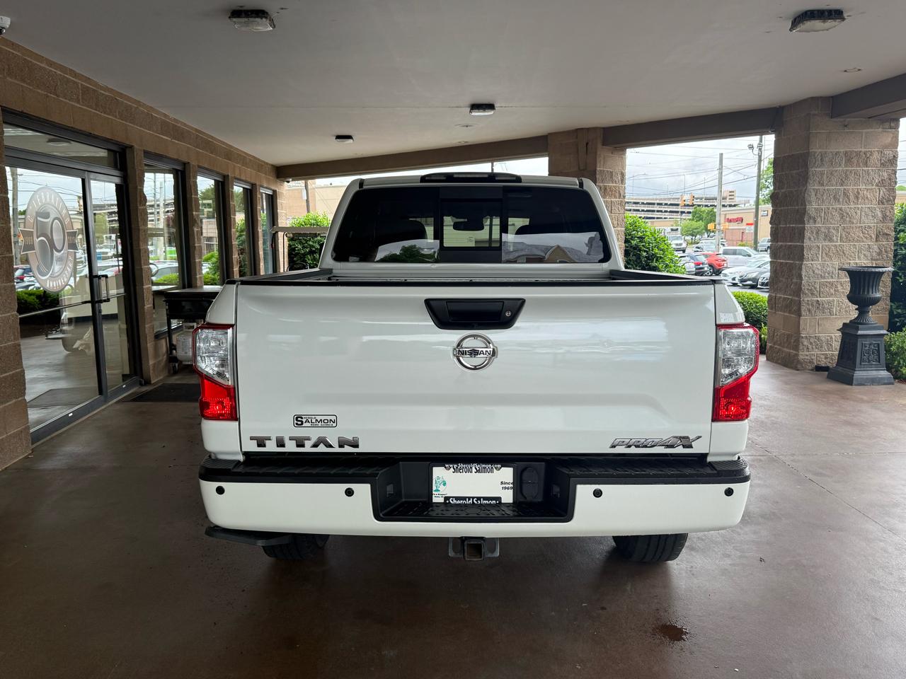 Nissan Titan 4x4 Crew Cab PRO-4X 2017