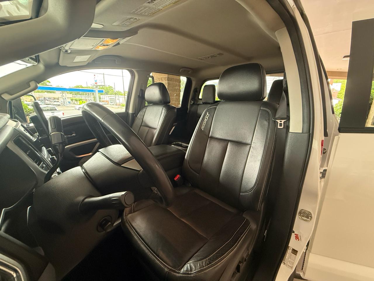 Nissan Titan 4x4 Crew Cab PRO-4X 2017