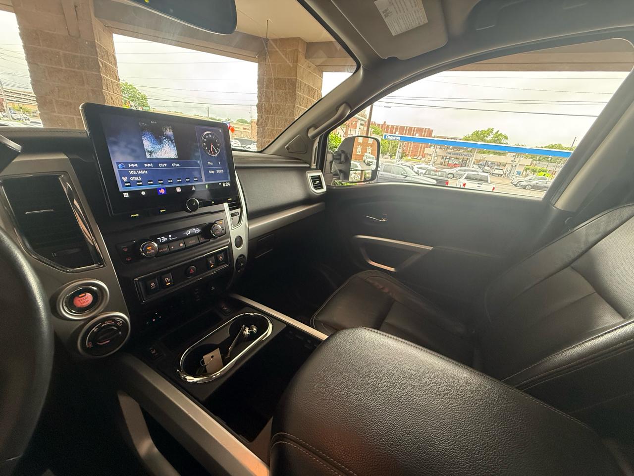 Nissan Titan 4x4 Crew Cab PRO-4X 2017