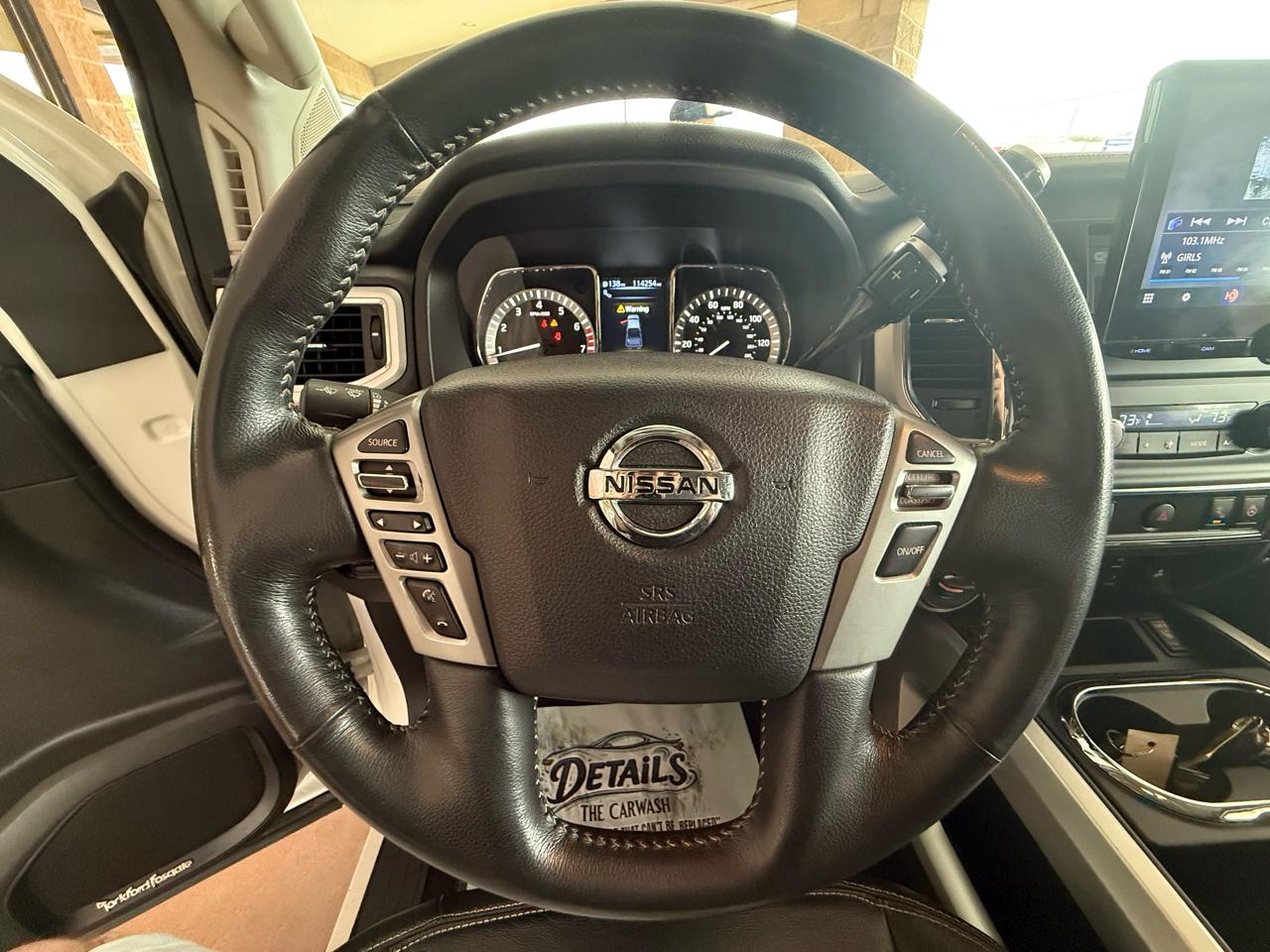 Nissan Titan 4x4 Crew Cab PRO-4X 2017