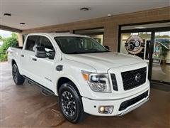 2017 Nissan Titan 