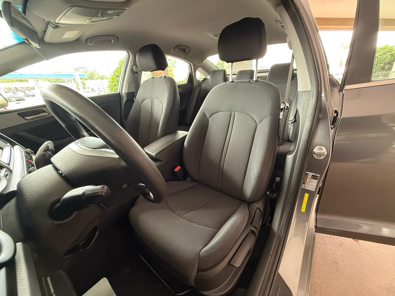 Hyundai Sonata SE 2.4L 2019