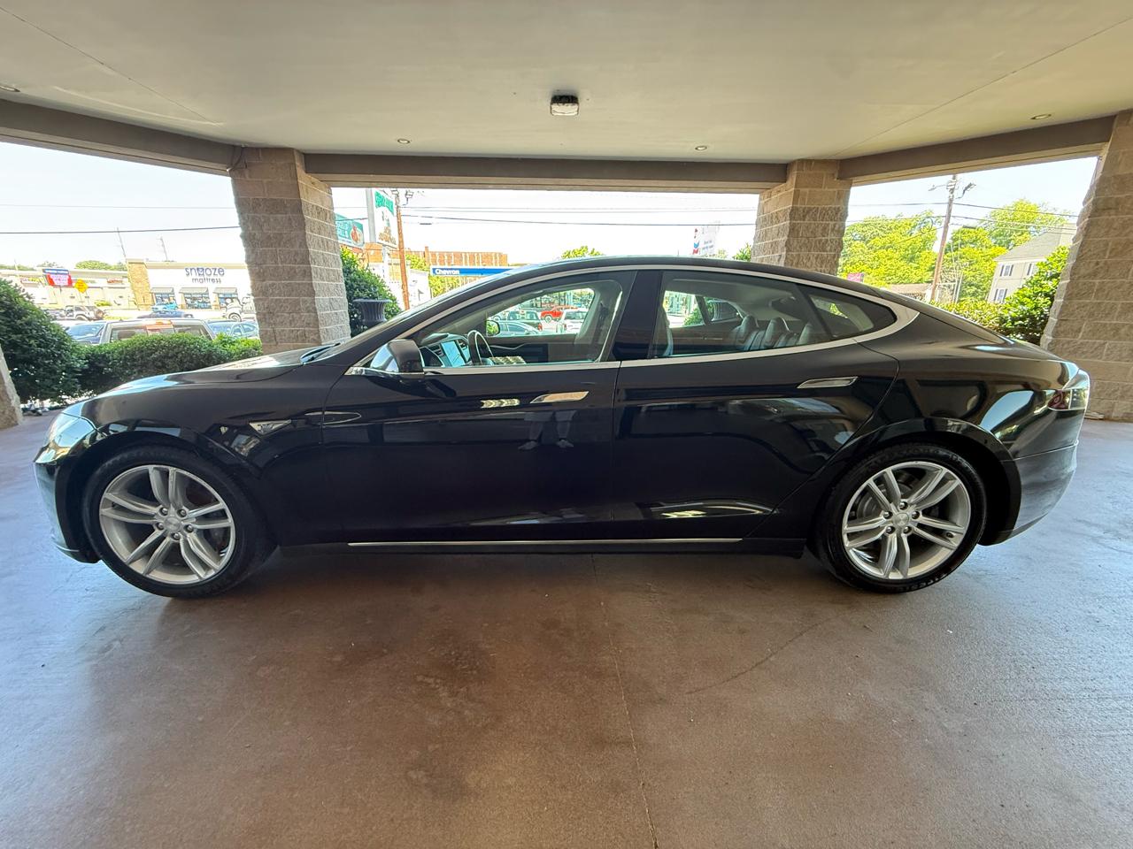 Tesla Model S 4dr Sdn 2013
