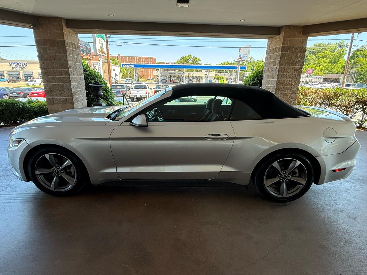 Ford Mustang 2dr Conv V6 2015