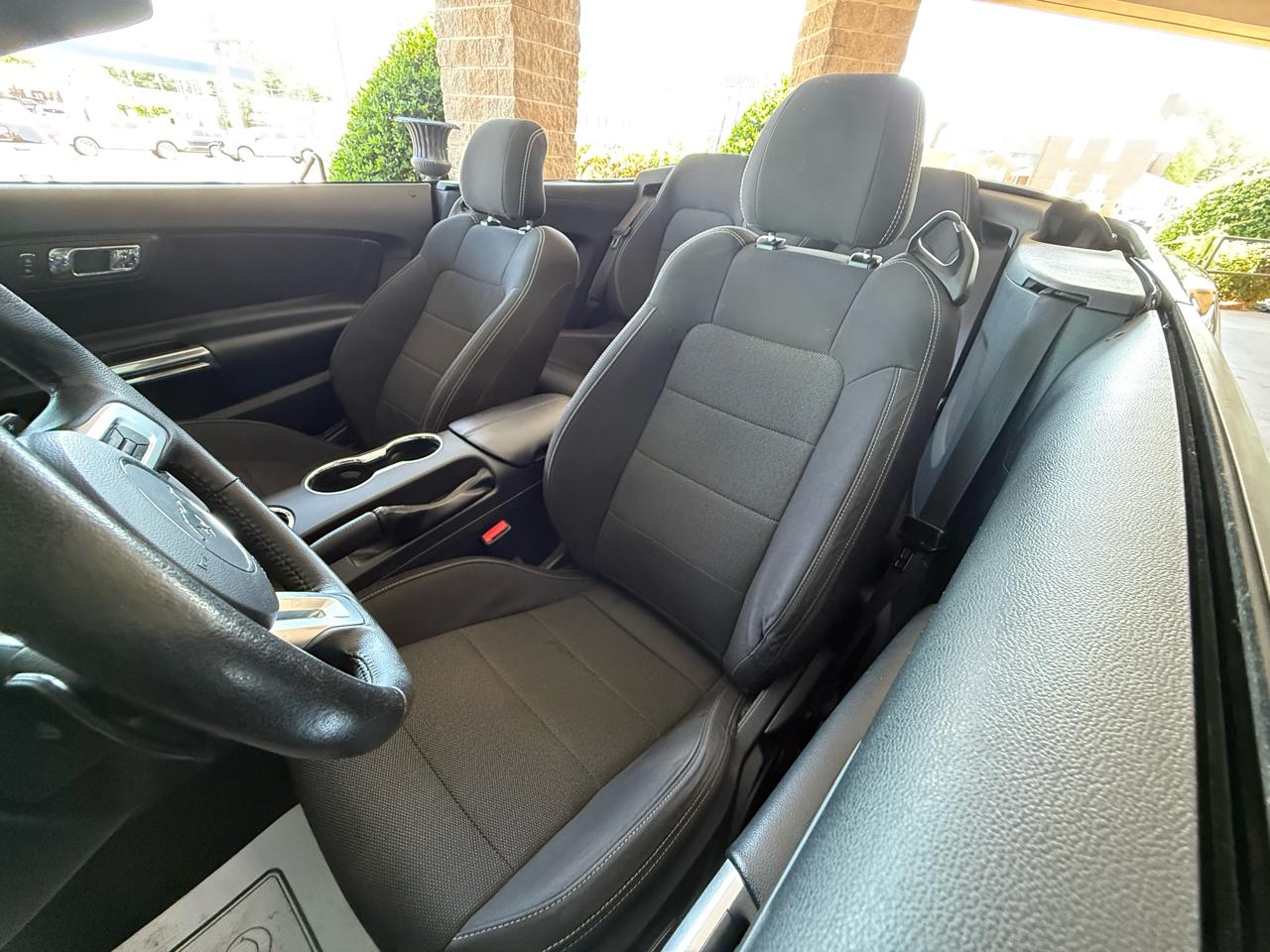 Ford Mustang 2dr Conv V6 2015