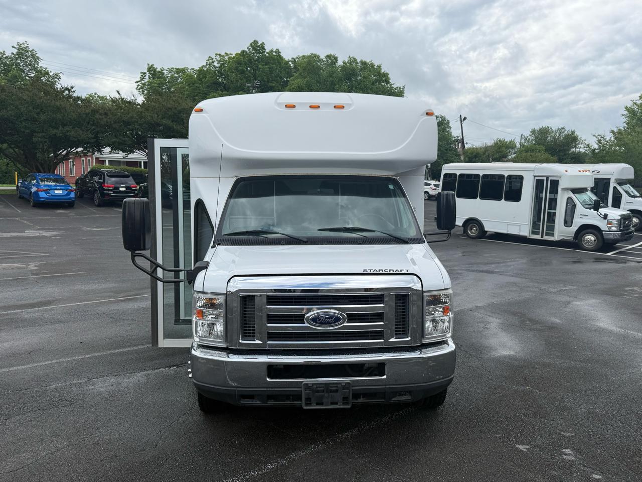 Ford E-Series Cutaway E-450 DRW 158" WB 2019