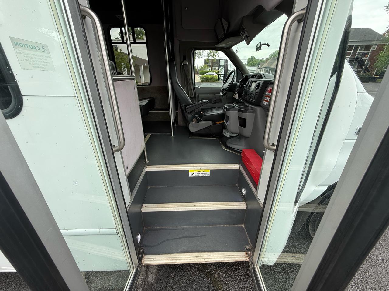 Ford E-Series Cutaway E-450 DRW 158" WB 2019