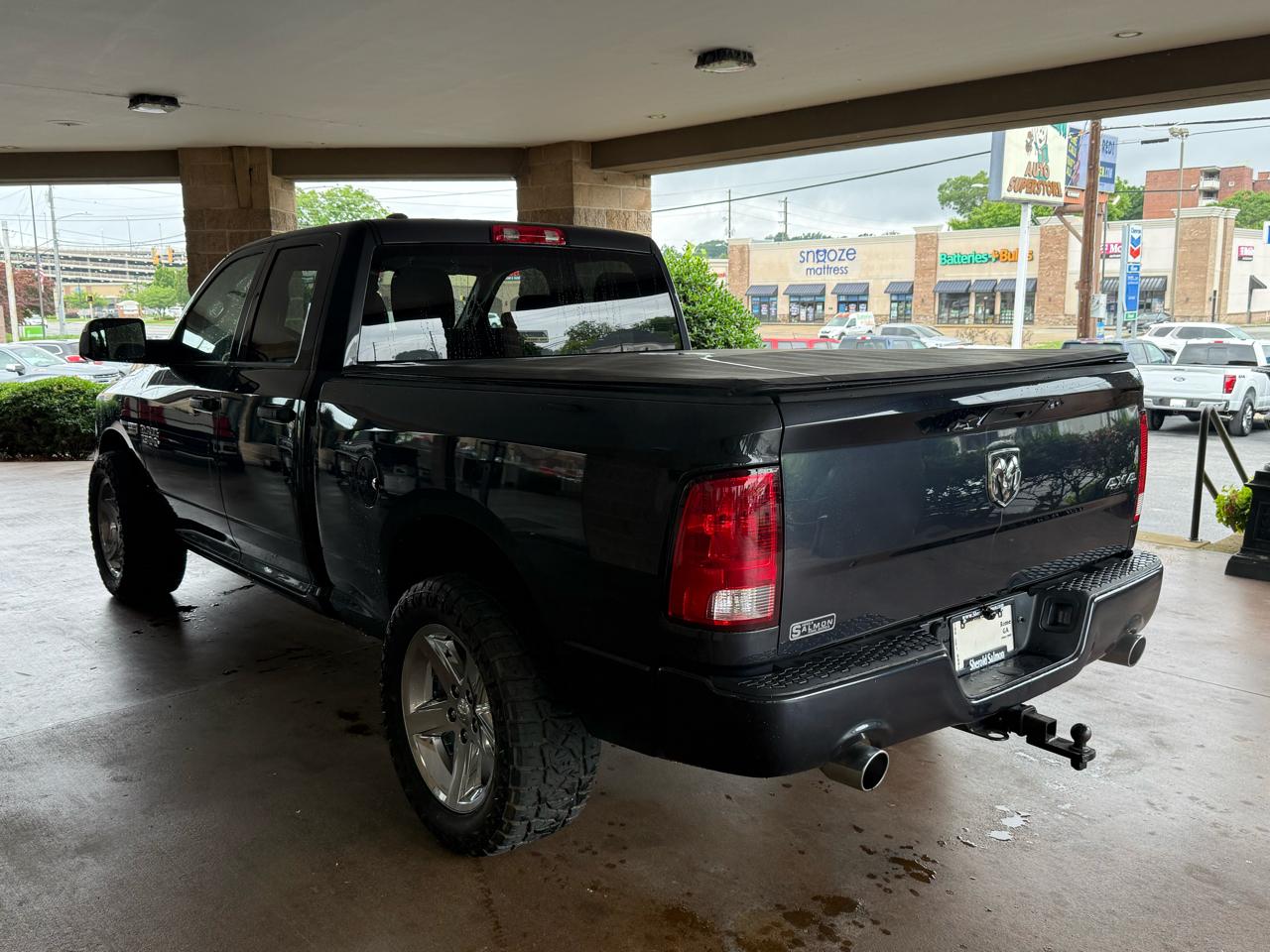 RAM 1500 Express 4x4 Quad Cab 6'4" Box 2017