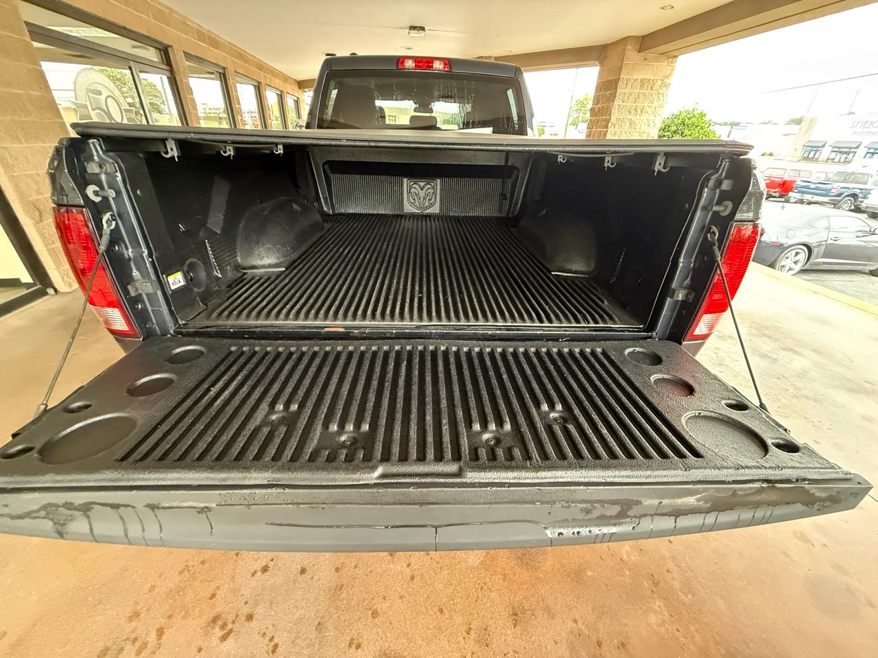 RAM 1500 Express 4x4 Quad Cab 6'4" Box 2017