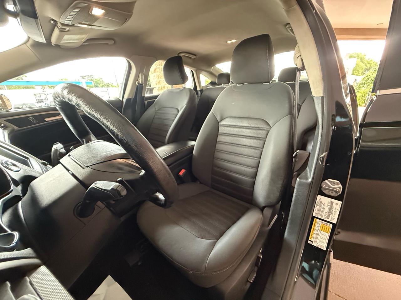 Ford Fusion SE FWD 2019