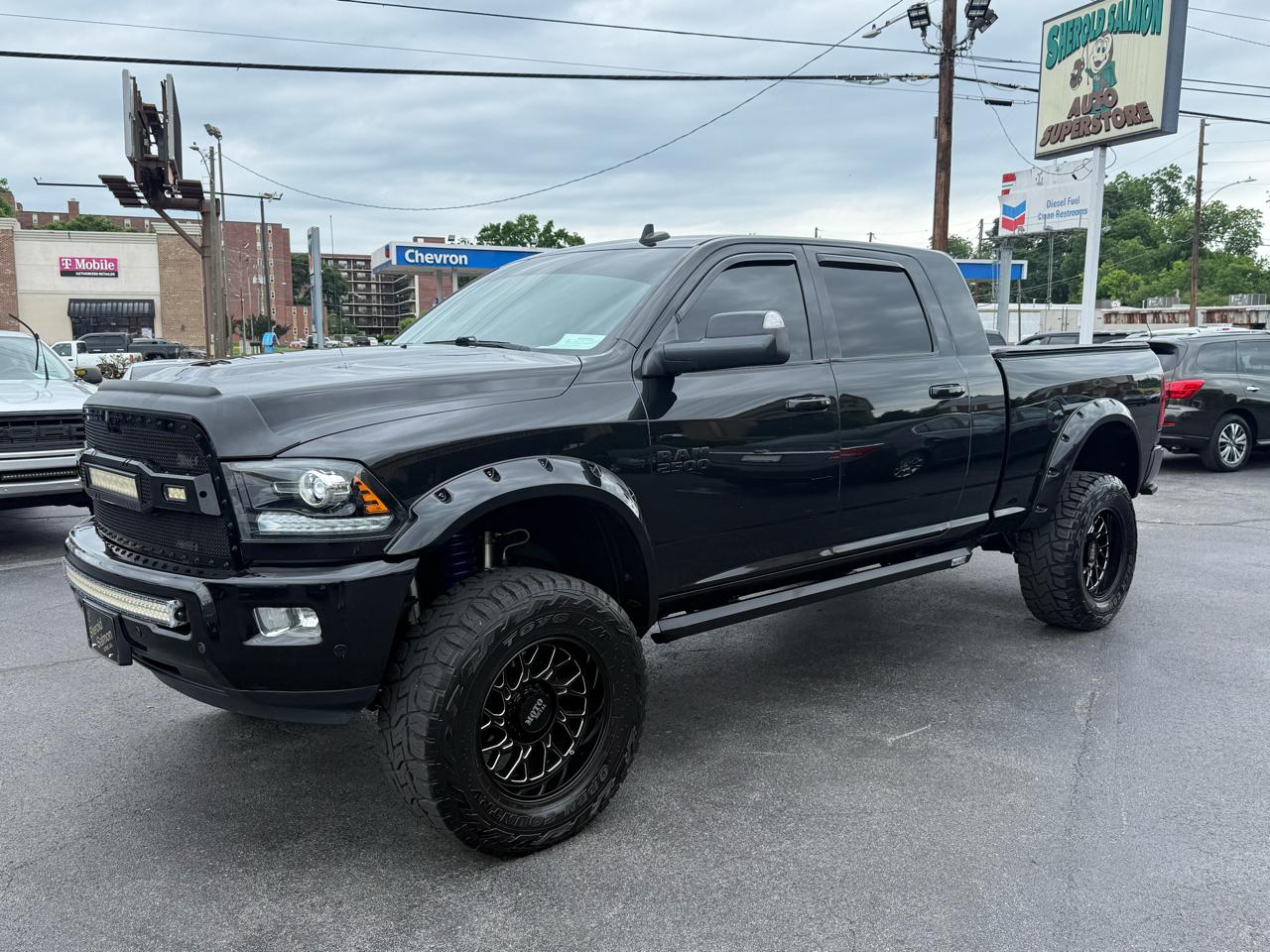 RAM 2500 Laramie 4x4 Mega Cab 6'4" Box 2018