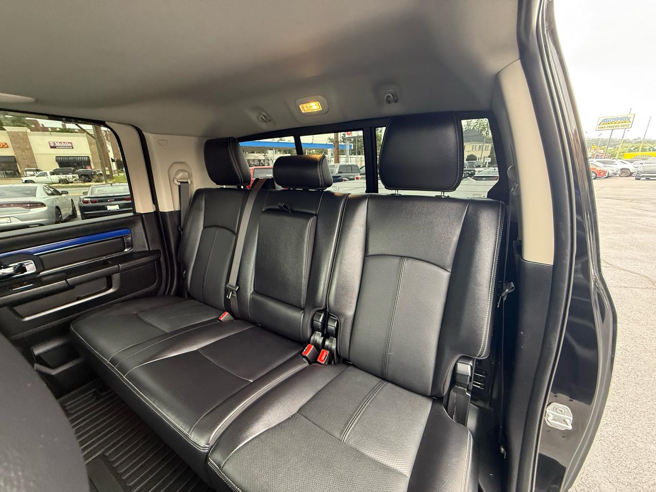 RAM 2500 Laramie 4x4 Mega Cab 6'4" Box 2018
