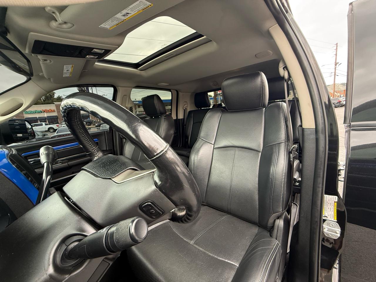 RAM 2500 Laramie 4x4 Mega Cab 6'4" Box 2018