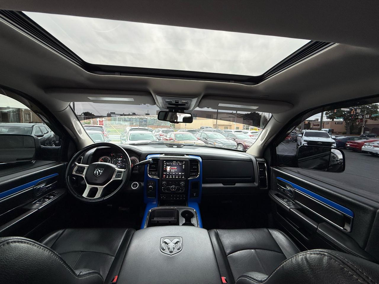 RAM 2500 Laramie 4x4 Mega Cab 6'4" Box 2018