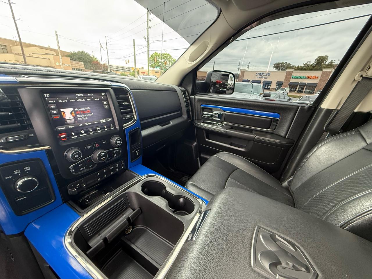 RAM 2500 Laramie 4x4 Mega Cab 6'4" Box 2018
