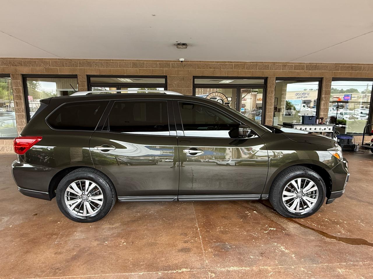 Nissan Pathfinder 4x4 SL 2017