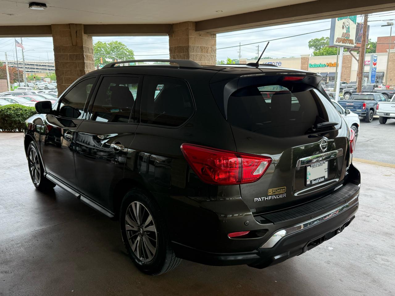 Nissan Pathfinder 4x4 SL 2017