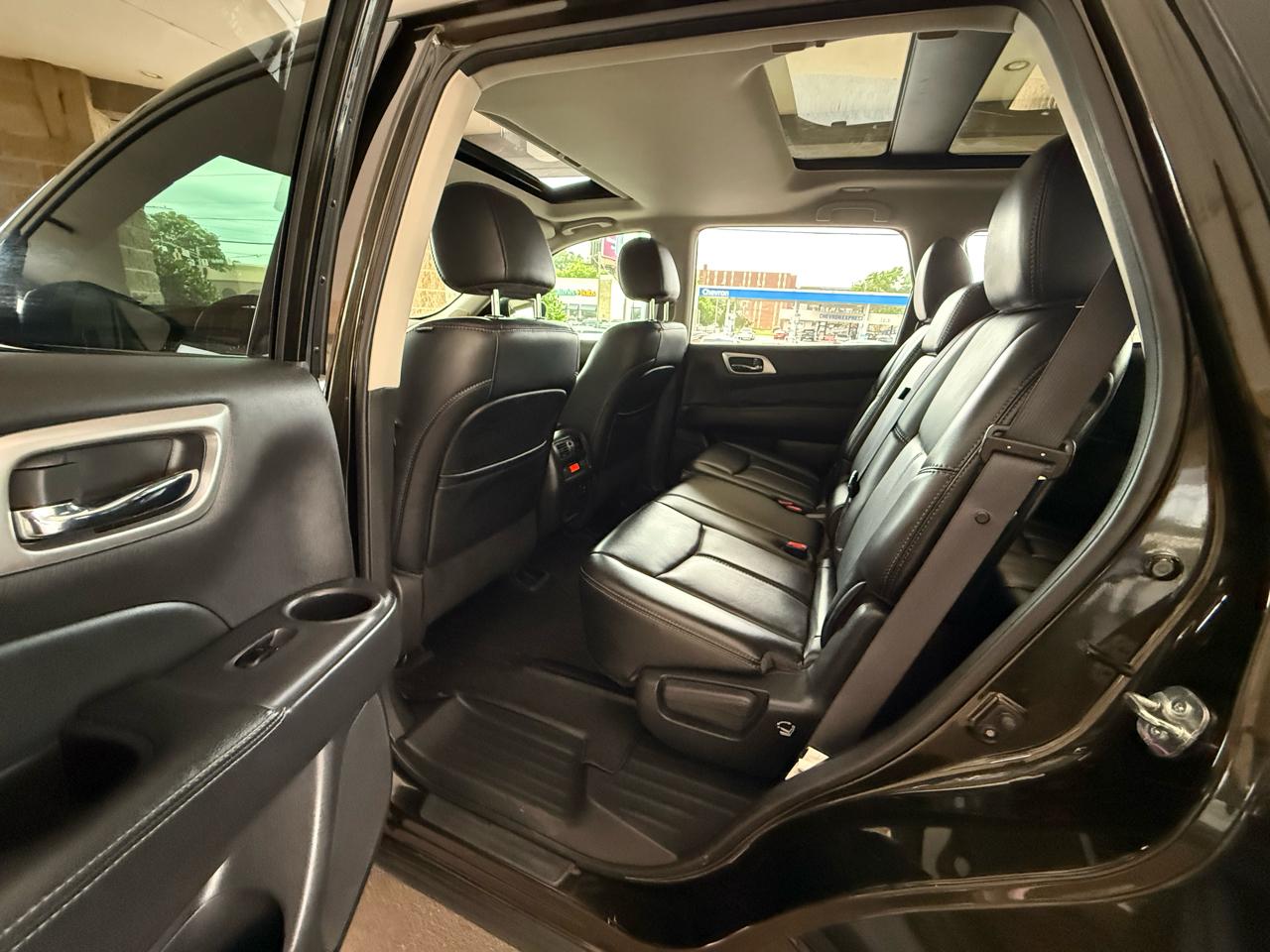 Nissan Pathfinder 4x4 SL 2017