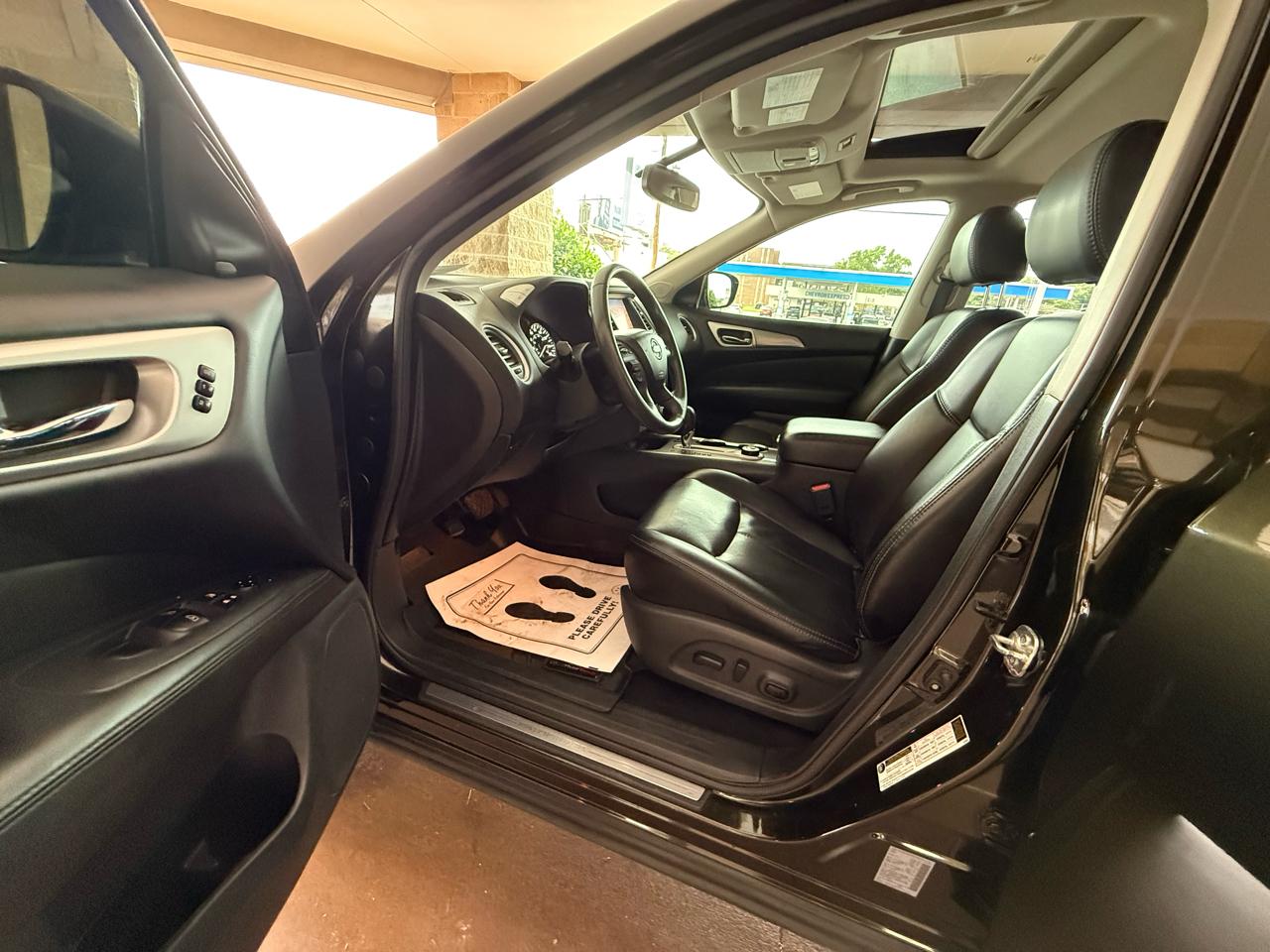 Nissan Pathfinder 4x4 SL 2017
