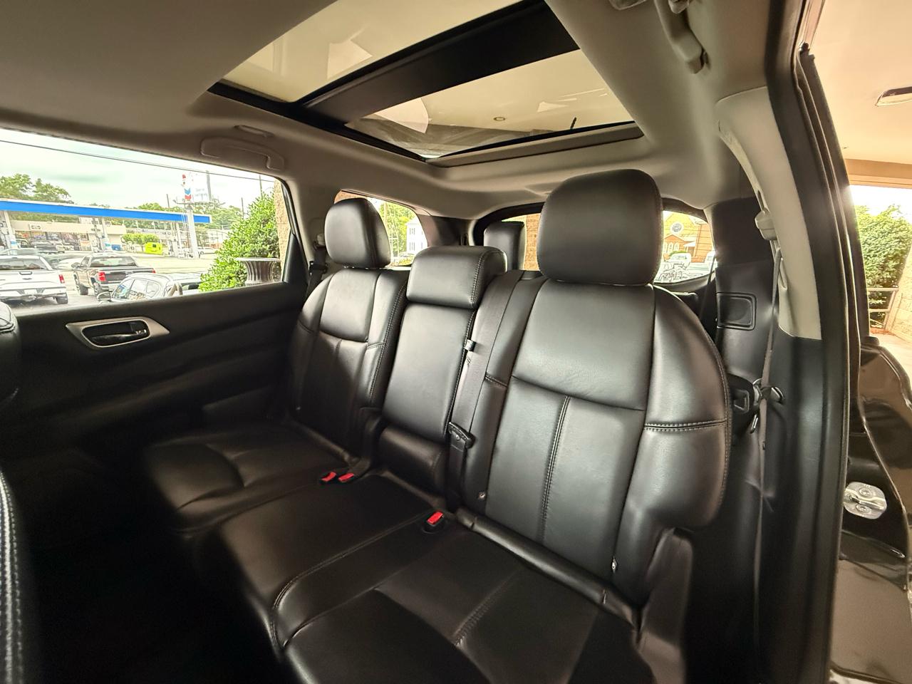 Nissan Pathfinder 4x4 SL 2017