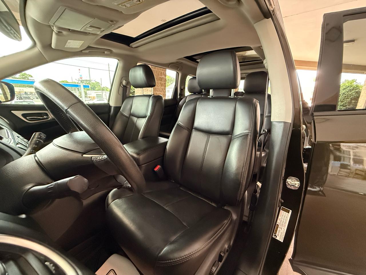 Nissan Pathfinder 4x4 SL 2017