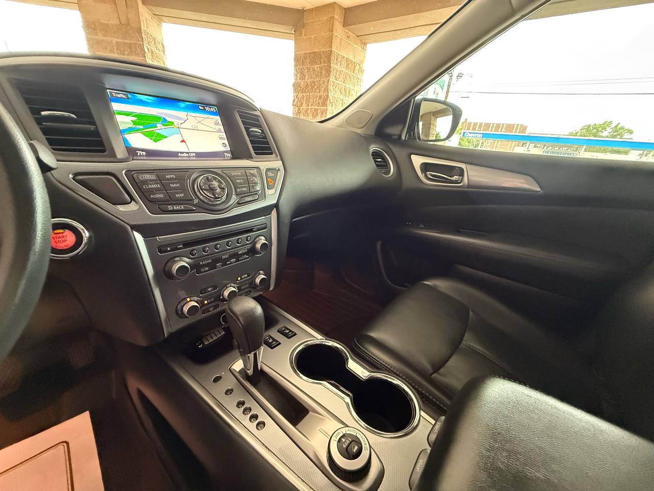 Nissan Pathfinder 4x4 SL 2017