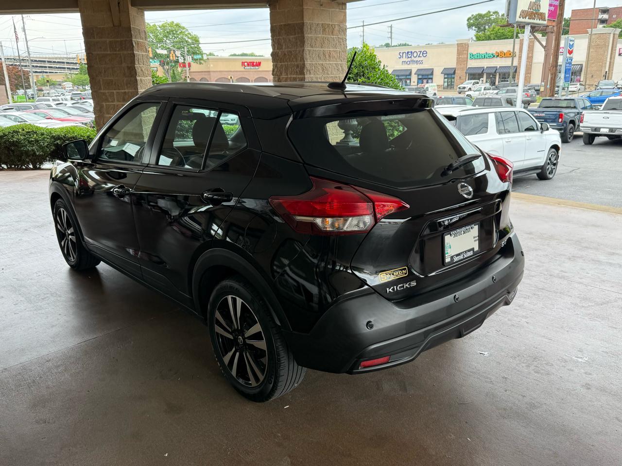 Nissan Kicks SV FWD 2020