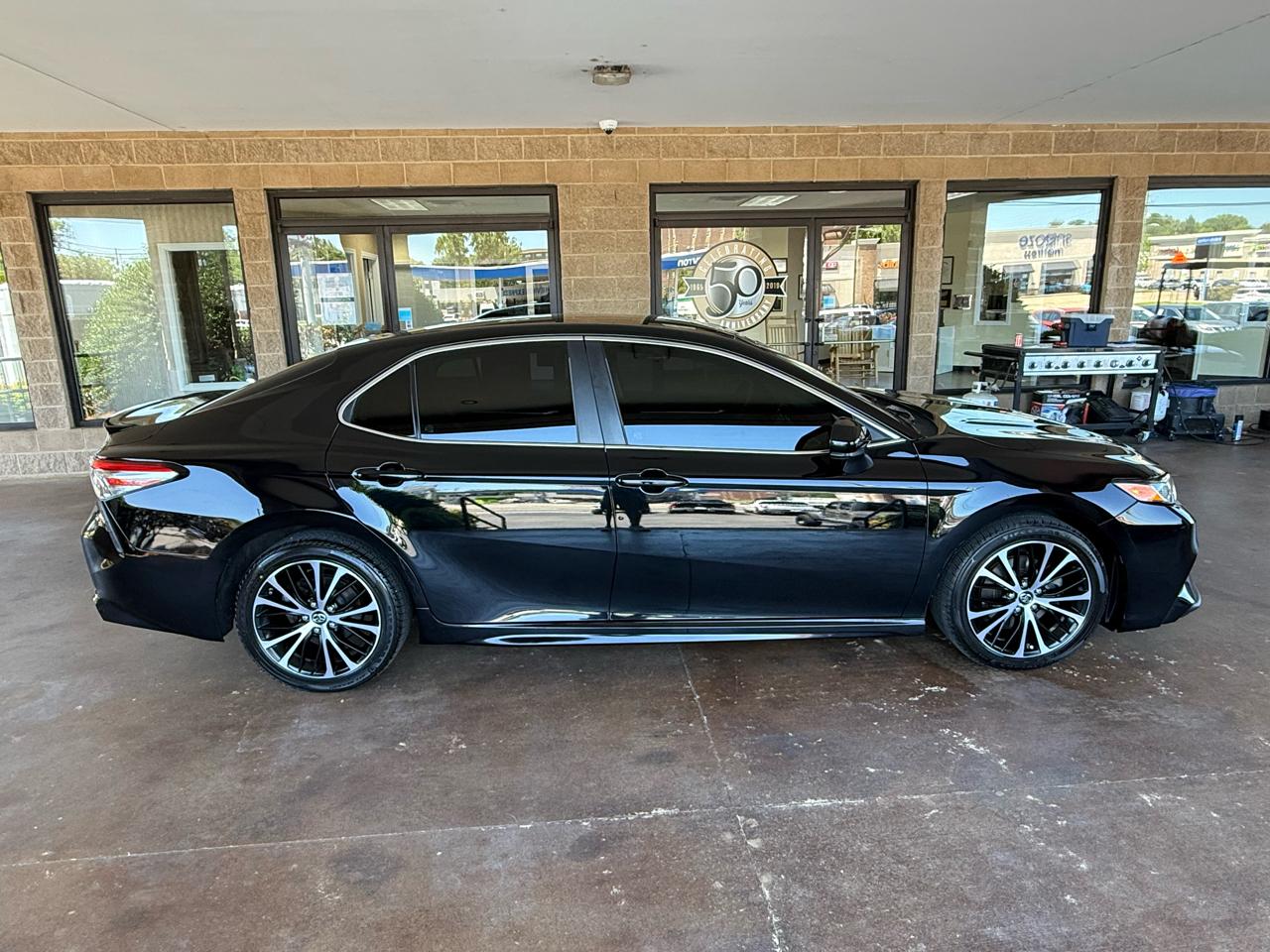 Toyota Camry SE 2018