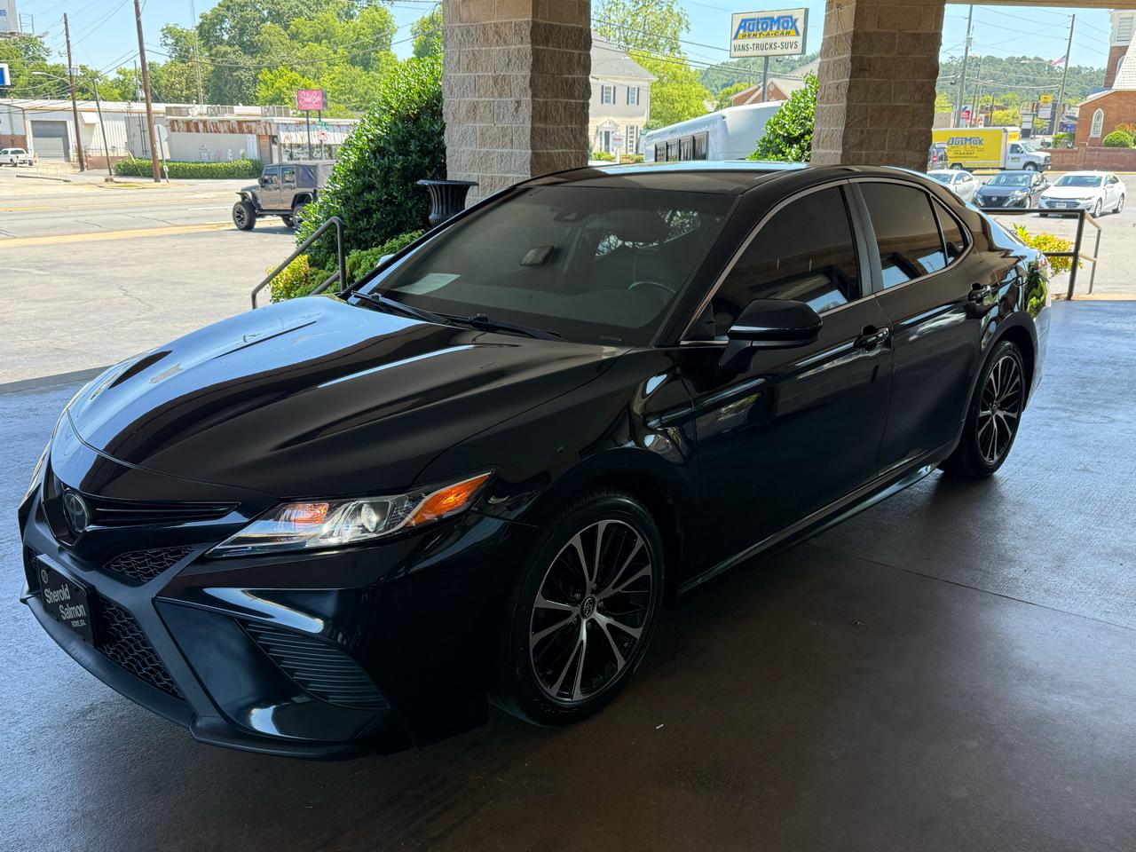 Toyota Camry SE 2018