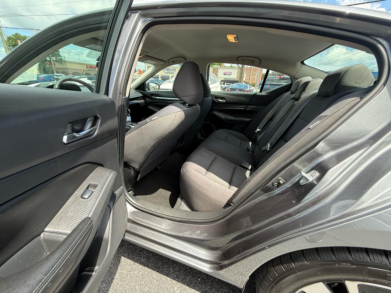 Nissan Altima 2.5 SV Sedan 2022