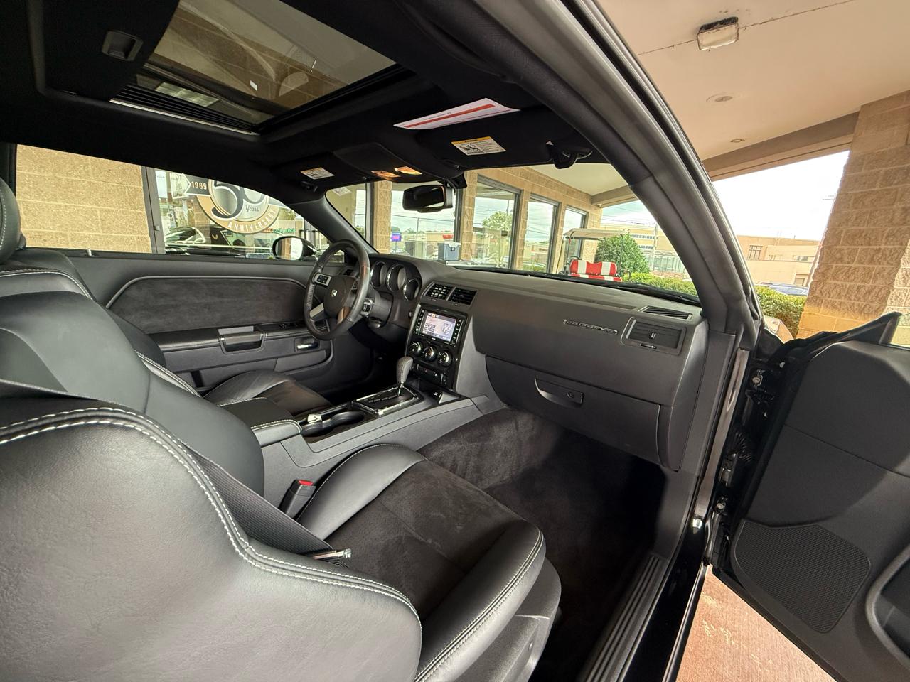 Dodge Challenger 2dr Cpe SRT8 2008