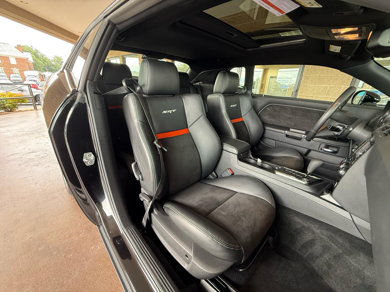 Dodge Challenger 2dr Cpe SRT8 2008