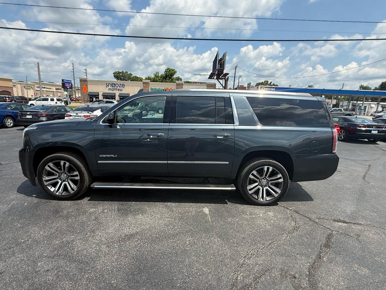 GMC Yukon XL 4WD 4dr Denali 2020