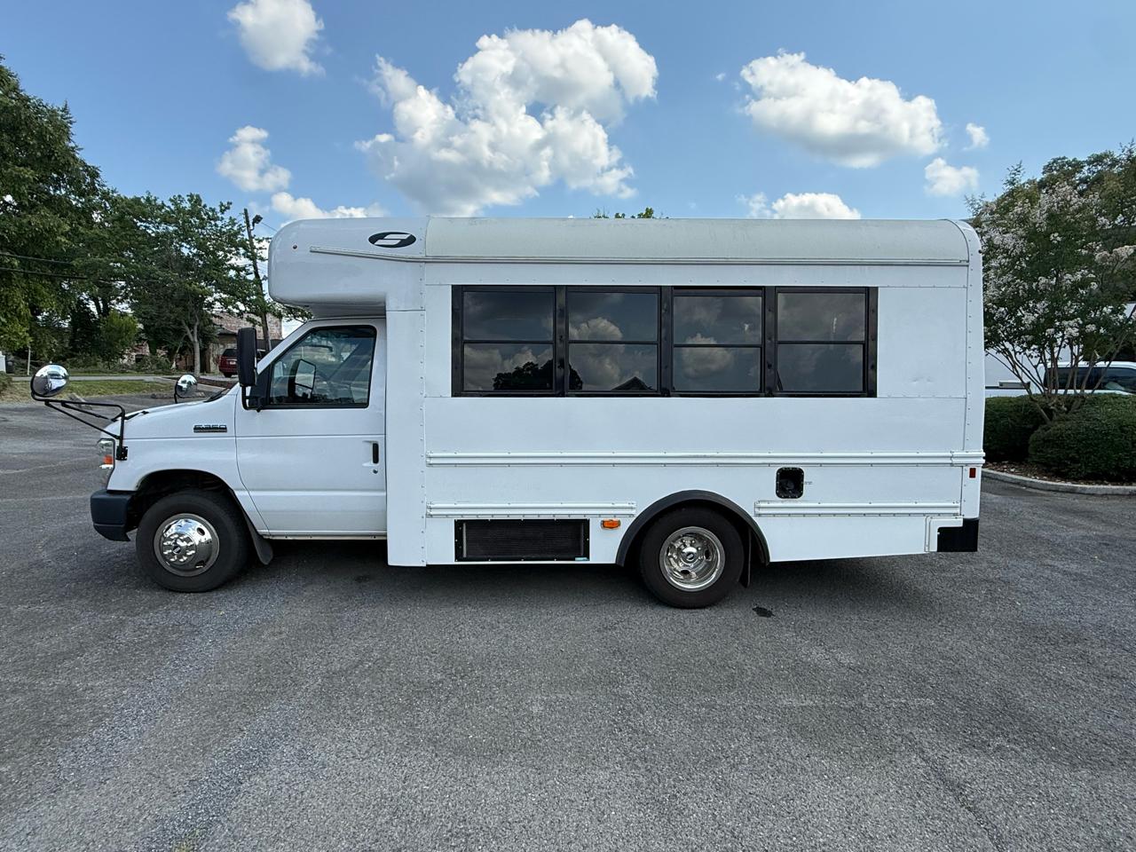 Ford E-Series Cutaway E-350 SRW 138" WB 2019