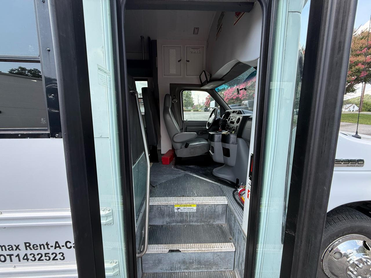Ford E-Series Cutaway E-350 SRW 138" WB 2019