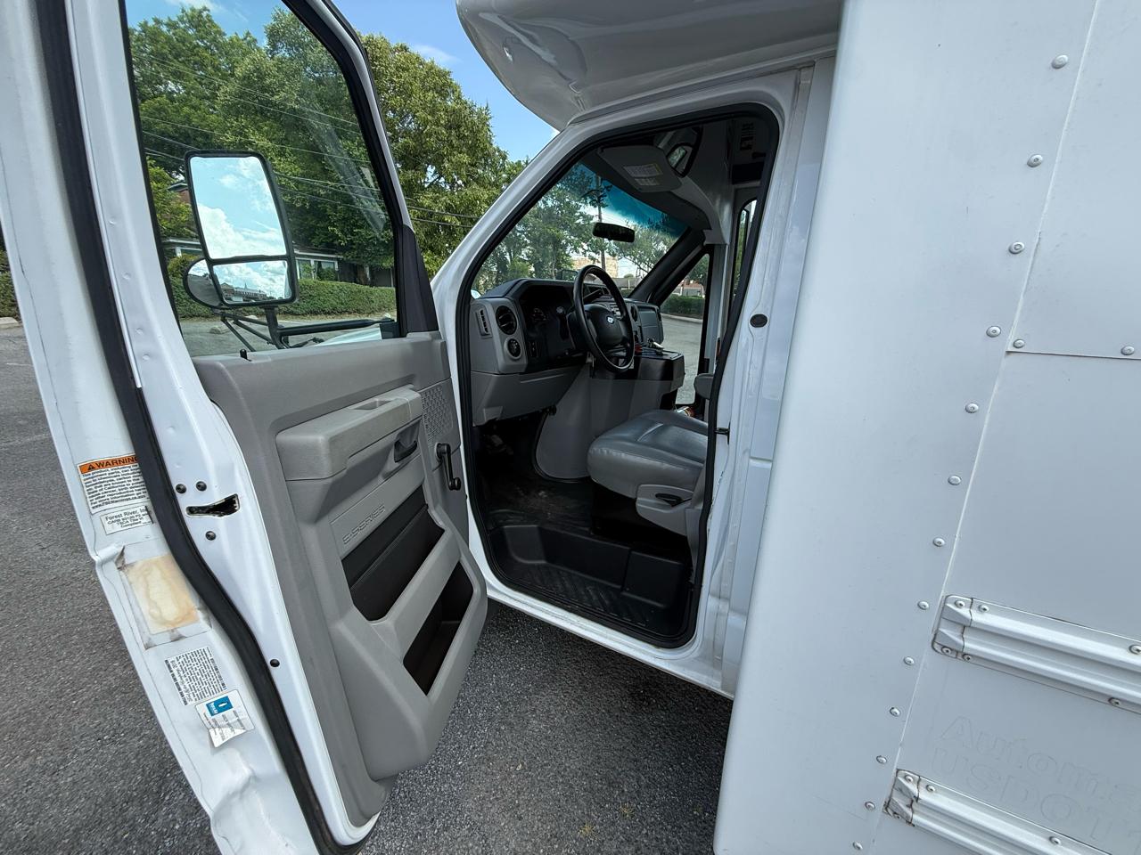Ford E-Series Cutaway E-350 SRW 138" WB 2019