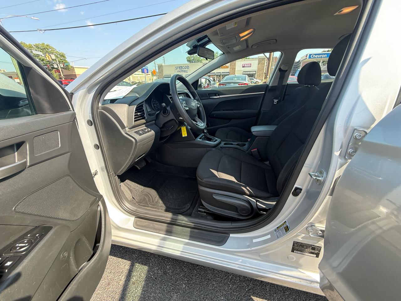 Hyundai Elantra SE IVT 2020