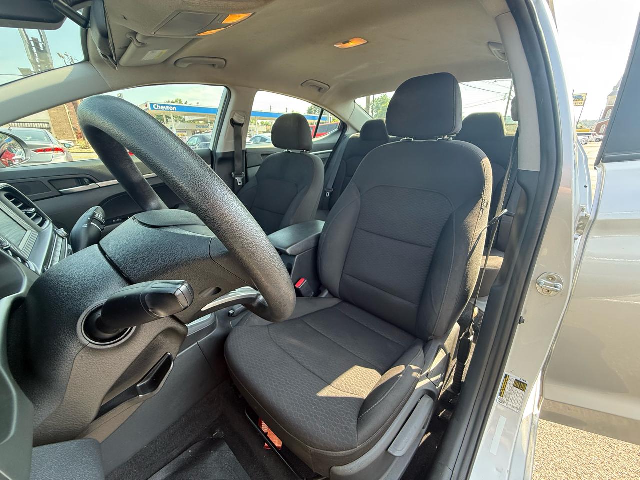 Hyundai Elantra SE IVT 2020