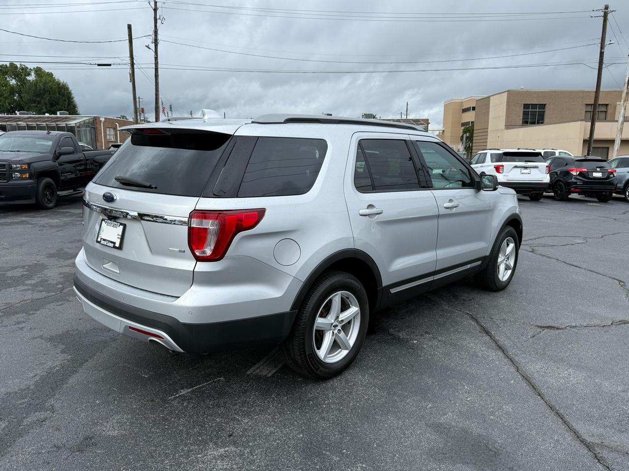 Ford Explorer 4WD 4dr XLT 2016