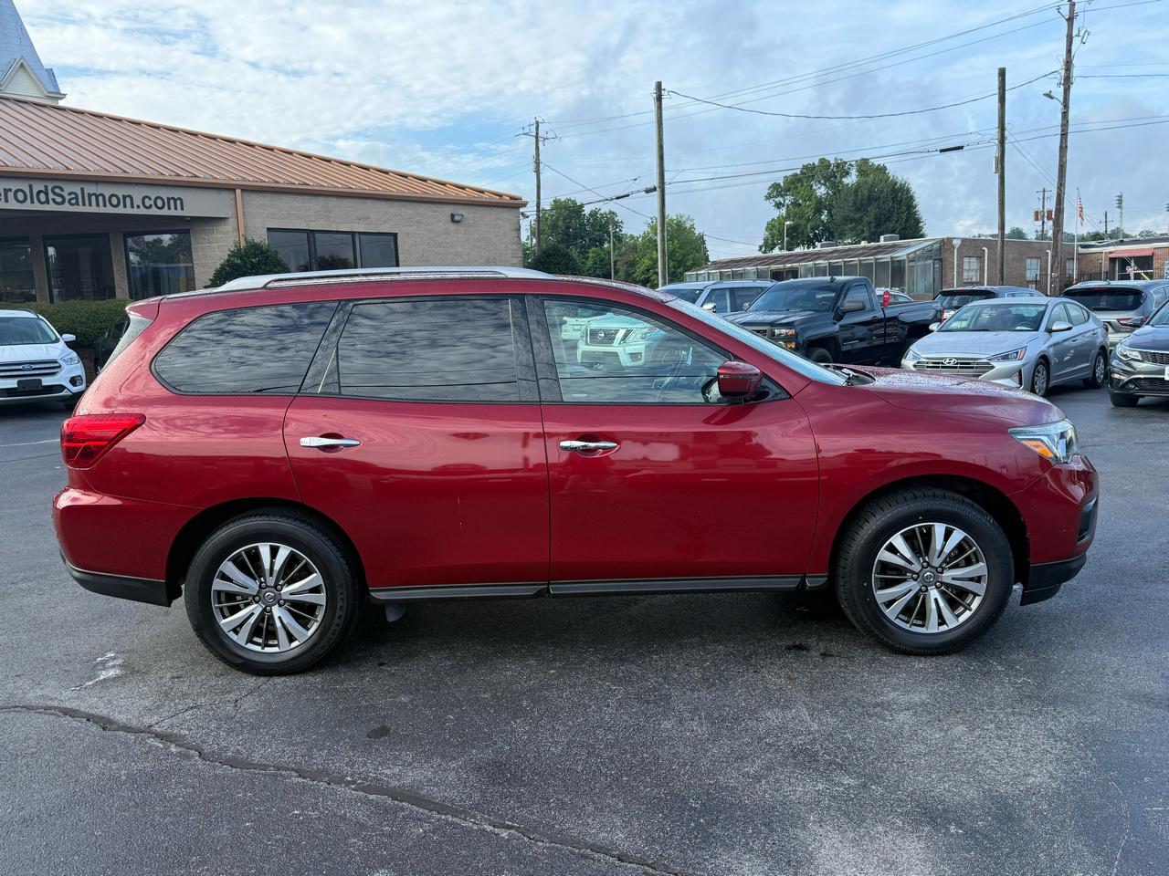 Nissan Pathfinder 4x4 SV 2017