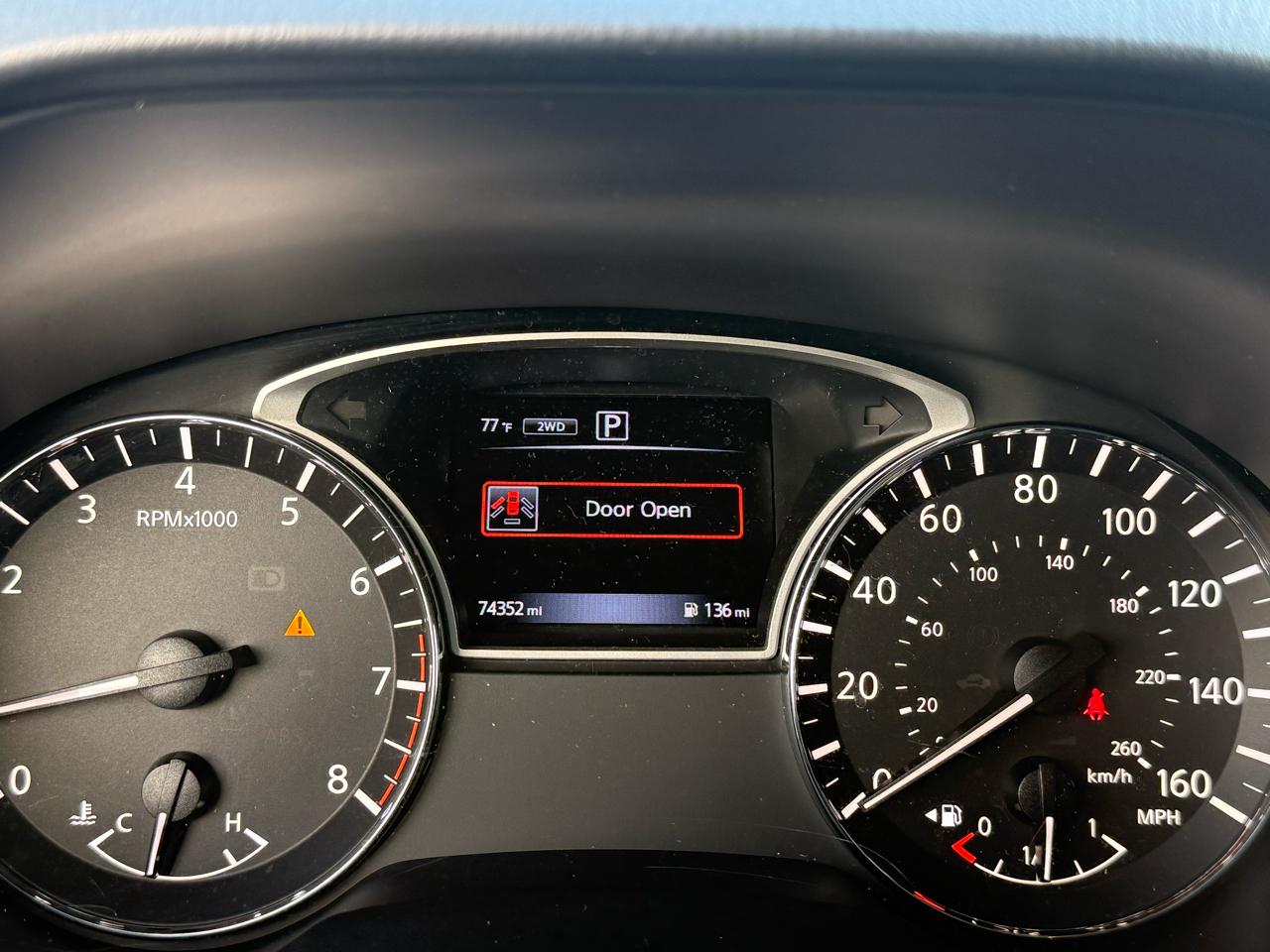 Nissan Pathfinder 4x4 SV 2017